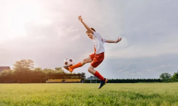 Soccer Injuries and 12 Safety Tips for a Safe Season